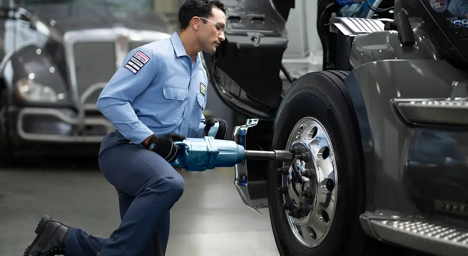 Changing a truck tire