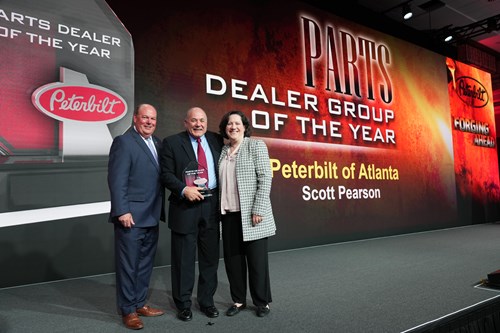 peterbilt-of-atlanta-dealer-group-of-the-year.jpg